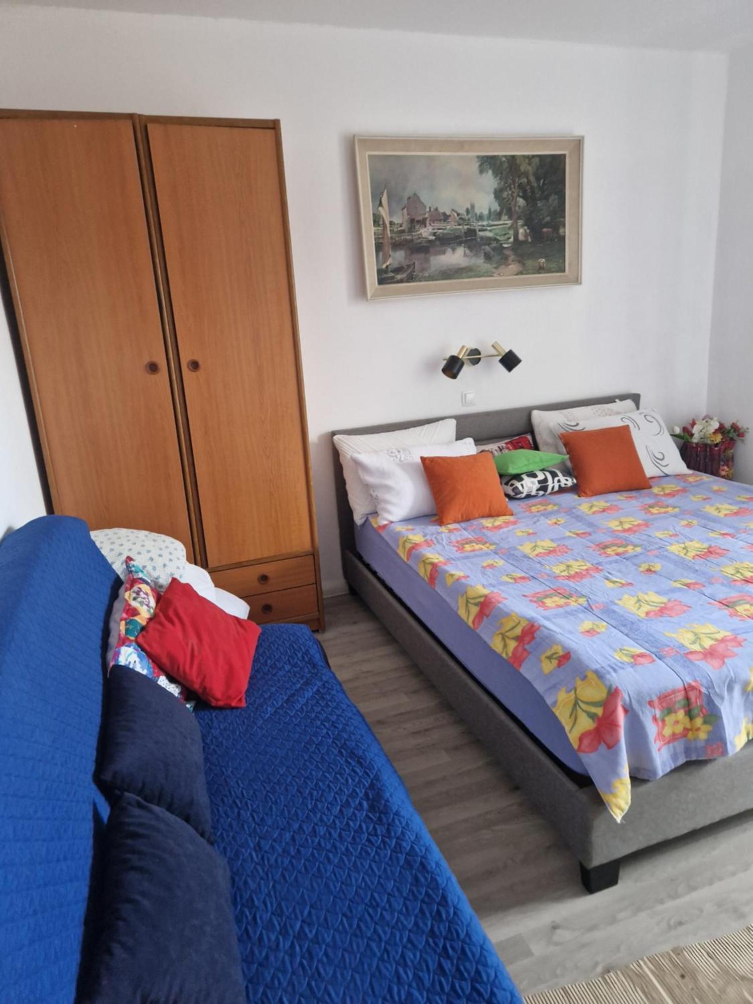 Vera Apartment Kampor Exterior photo