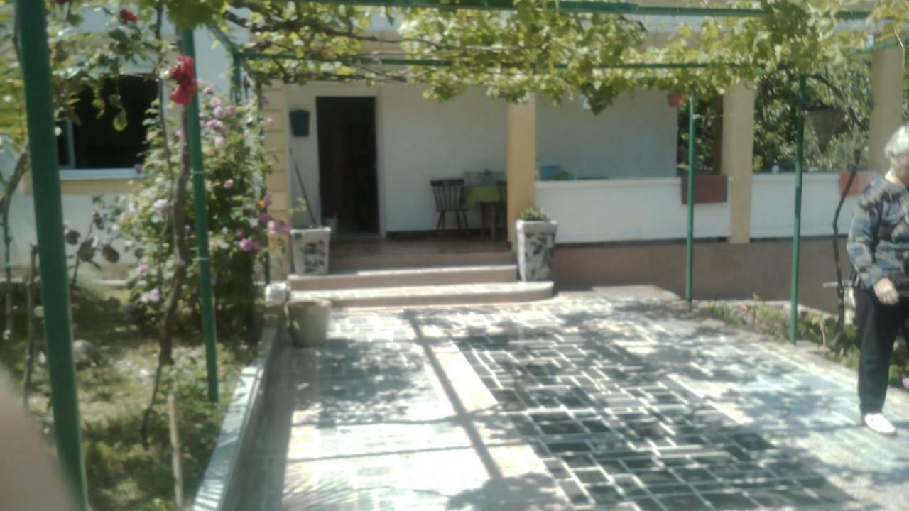 Vera Apartment Kampor Exterior photo
